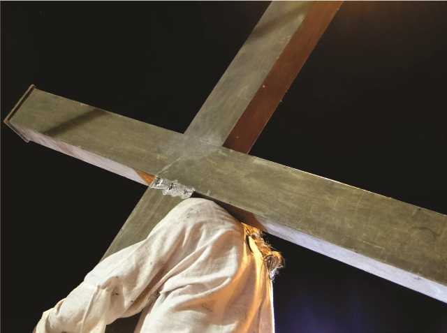 Salvos pela cruz de Cristo
