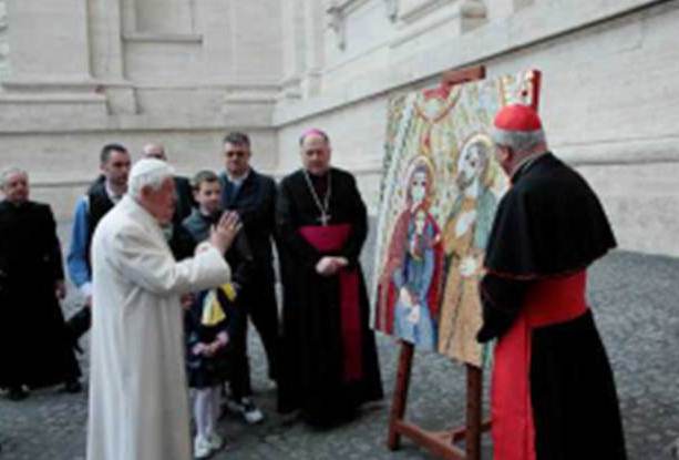 Papa abençoa ícone símbolo do Encontro Mundial das Famílias