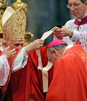 Arcebispos brasileiros recebem pálio nesta sexta-feira