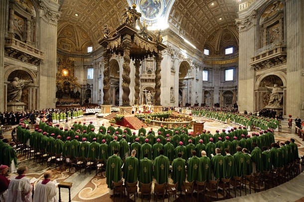 Bento XVI: "A Nova Evangelização diz respeito a toda a vida da Igreja"
