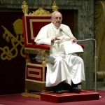 Papa “abraça o mundo” e convida a lutar juntos contra a pobreza e em prol da paz