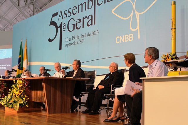 Bispos estudam texto do Diretório de Comunicação para a Igreja no Brasil
