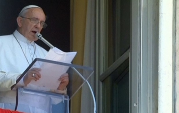 Angelus: Papa renova apelo pela paz no Egito e diz que fé e violência são incompatíveis