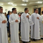Seminaristas recebem ministérios de leitorado e acolitato