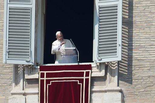 Papa sugere trazer sempre no bolso um Evangelho, para ler cada dia uma passagem