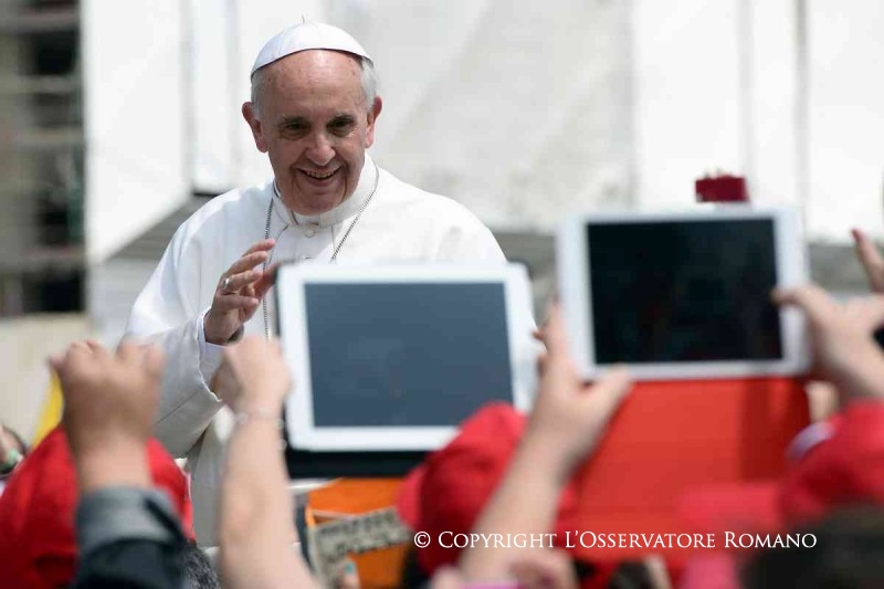 Aniversário: Papa Francisco ganha álbum no site do Vaticano