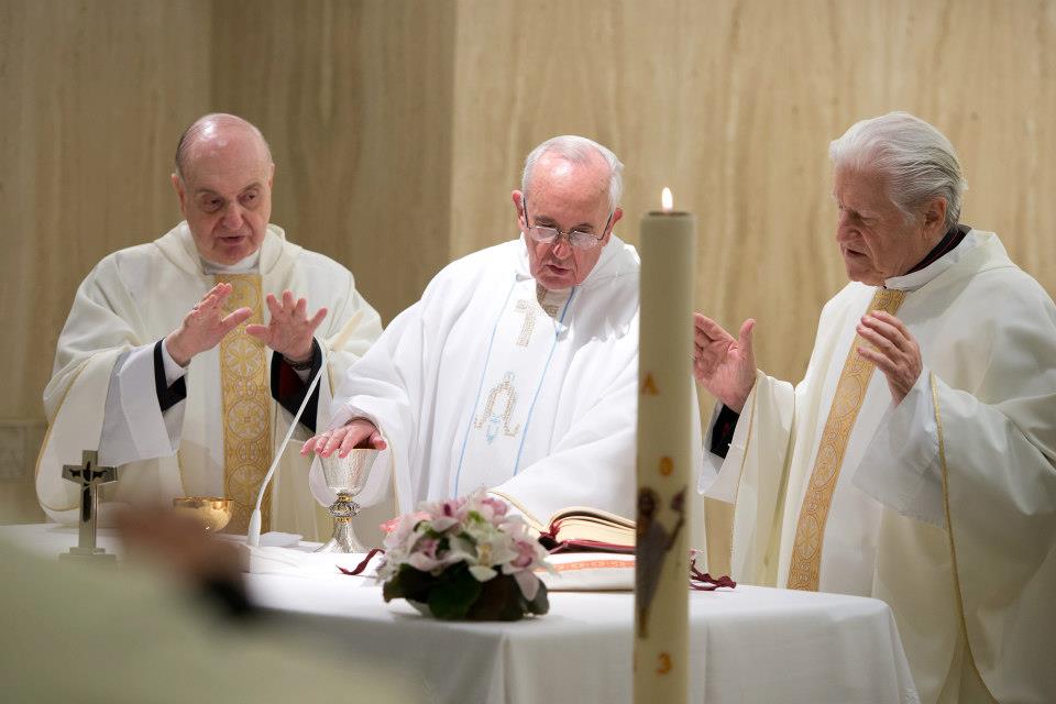 Jesus, primeiro amor, nunca se esquece – o Papa aos sacerdotes na Missa em Santa Marta
