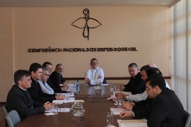 “Somos muito mais servos do que funcionários”, lembra dom Peruzzo aos novos bispos