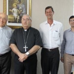 Dom Cesar recebe representantes da Ajuda à Igreja que Sofre
