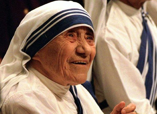 Madre Teresa de Calcutá vai ser canonizada a 4 de setembro