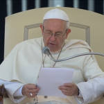 Audiência Geral: Papa reza o Terço pelas vítimas do terremoto