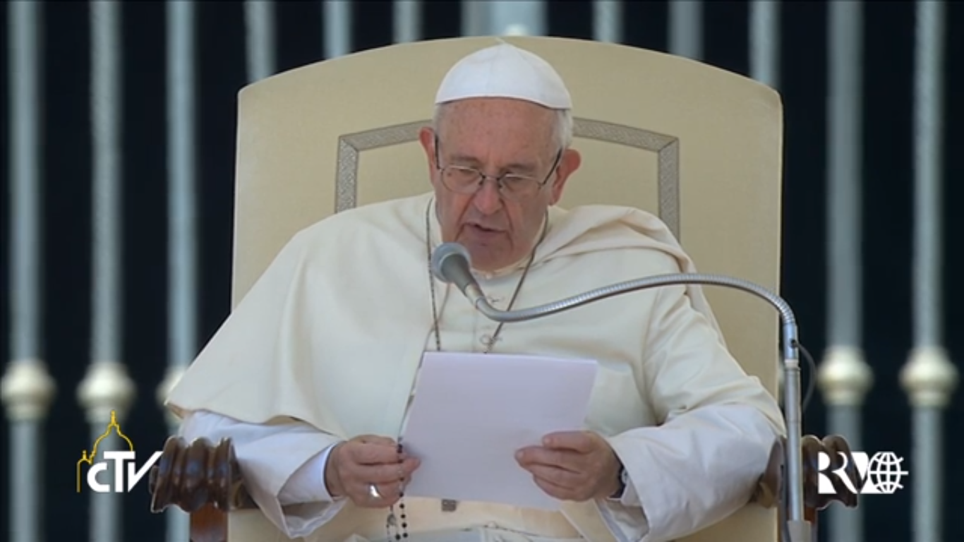Audiência Geral: Papa reza o Terço pelas vítimas do terremoto