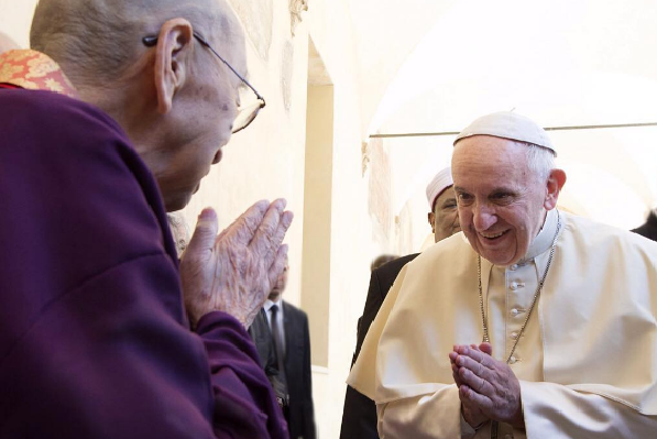 “As vítimas das guerras imploram paz”, diz o papa Francisco