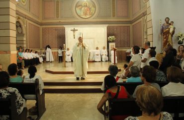 Paróquia São José recebe Dom Cesar em Visita Pastoral