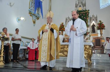 Paróquia Imaculada Conceição, em Jacareí, acolhe Dom Cesar para Visita Pastoral Canônica