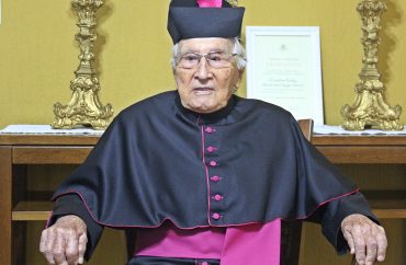 Padre Ernesto Cunha recebe título de Monsenhor