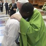 Papa: os migrantes são o símbolo de todos os descartados da sociedade globalizada