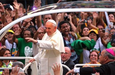 Papa no Rio: o verdadeiro "jeitinho brasileiro" é a solidariedade
