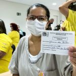 Catequista e ministra de nossa Diocese foi a primeira a ser vacinada em São José dos Campos