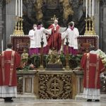 Papa abençoa os palios de quatro arcebispos brasileiros na Solenidade de São Pedro e São Paulo