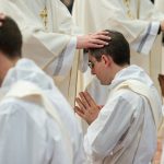 O Papa abrirá um simpósio no Vaticano sobre celibato, vocações e tradição