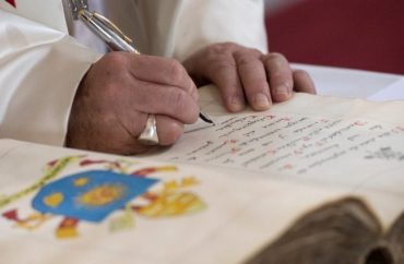 Rescrito do Papa esclarece dois pontos do motu proprio "Traditionis custodes"