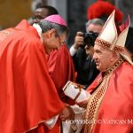 Arcebispos brasileiros recebem o pálio arquiepiscopal das mãos do Papa Francisco