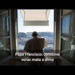 Papa no Angelus: o pobre em espírito sabe ser humilde e disponível à graça de Deus