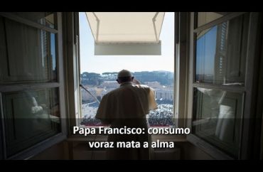 Papa no Angelus: o pobre em espírito sabe ser humilde e disponível à graça de Deus