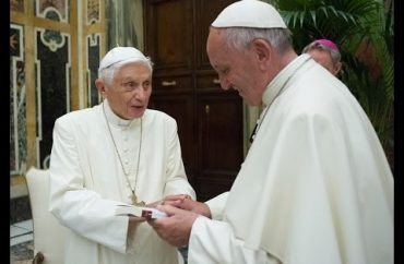 Francisco: Bento XVI continua servindo a Igreja com vigor e sabedoria