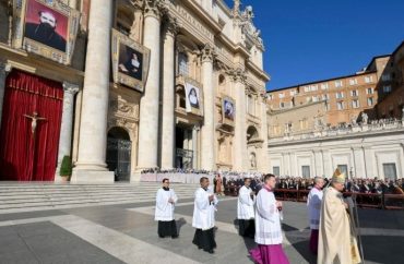 “Os novos santos se tornaram lâmpadas capazes de difundir a luz de Cristo”, disse o Papa Leão XIV