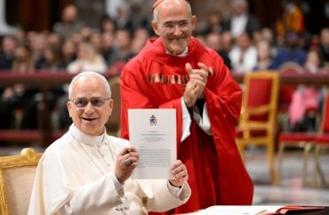 O Papa: educar é promover a dignidade, justiça e confiança num mundo em conflito