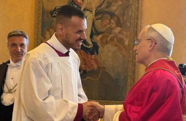 Do Brasil à Capela Sistina: uma voz que carrega a força do testemunho da adoção