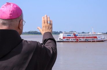 Barcos-Hospitais Papa Francisco e São João XXIII rumo à COP 30 em Belém