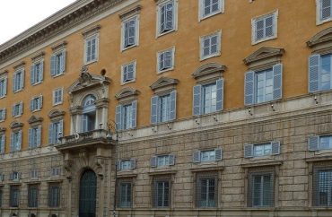 Nota doutrinal sobre os títulos marianos: Mãe do povo fiel, não Corredentora