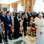 Papa alerta para mudança rápida causada pela IA e pede atenção às crianças e jovens