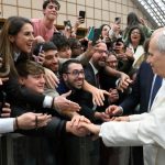 Papa aos jovens: “Uma vida de curtidas sem afeto nos decepciona”