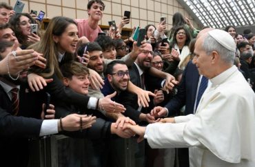 Papa aos jovens: “Uma vida de curtidas sem afeto nos decepciona”