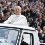 Leão XIV: a informação muda, mas jamais deve ceder à banalidade e fake news