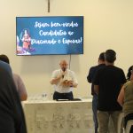 Encontro de candidatos ao diaconado permanente e esposas com o bispo diocesano em São José dos Campos