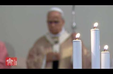 O Papa: Deus doa sempre luz e esperança e aqueles que o invocam devem buscar a paz