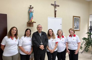 Dom Cesar recebe a equipe diocesana da Oficina de Oração e Vida