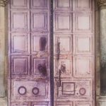 Terra Santa: Portas fechadas, olhos apagados