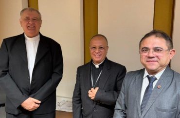 Bispo de Sobral, no Ceará, Dom Vasconcelos, visita a Rádio Vaticano