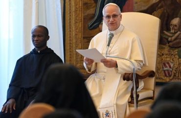 O Papa: o cristão é aquele que ama sem interesse e busca o bem comum
