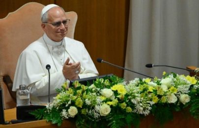 O Papa apresenta a Magnifica humanitas: "Desarmar a IA"
