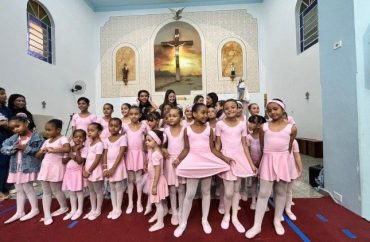 Projeto da Diocese de Campos: aulas de balé para formar cidadania e amizade social