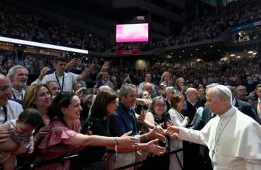 Papa em Madri: que haja pessoas que se encantem com Deus