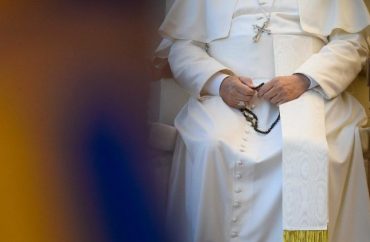 Papa: implorar piedade e não se acusar mutuamente nos conflitos