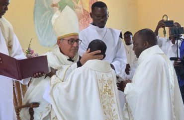 D. Alberto Vera - A Igreja precisa de sacerdotes santos